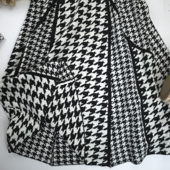 Sandra Darren Black and White Houndstooth Sweater Dress Sz L - Picture 5 of 12